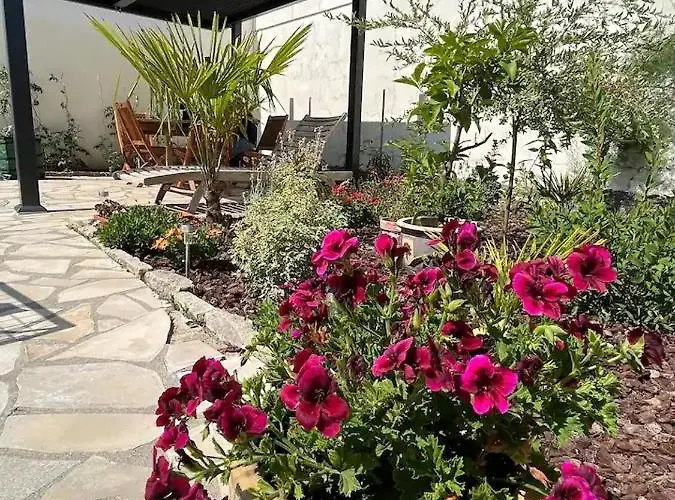 11 Port Lin Bed & Breakfast